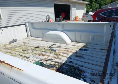 2004 Chevrolet Silverado 1500 Work Truck z USA, uszkodzony, nr VIN 1GCEC14X64Z315932